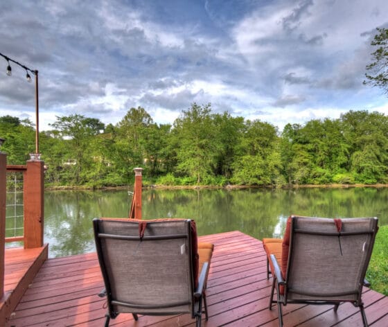 occoee river retreat cabin rental 560x472 1